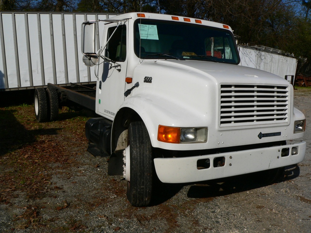 950, 1995 International 4700 Cab And Chassis, DT408, Manual (4).JPG